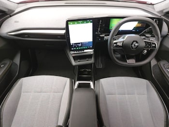 Used Renault Scenic E-Tech 2024 for sale - 76071025: Photo 2