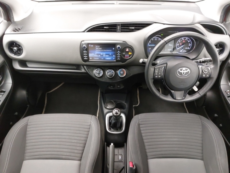 Used Toyota Yaris 2017 for sale - 77585035: Photo 2