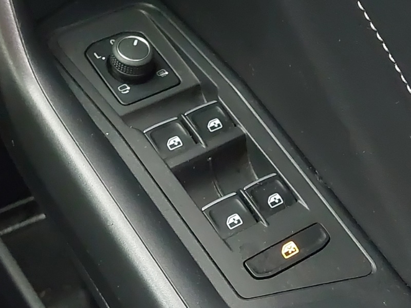 Used Volkswagen T-Roc 2023 for sale - 76145428: Photo 19