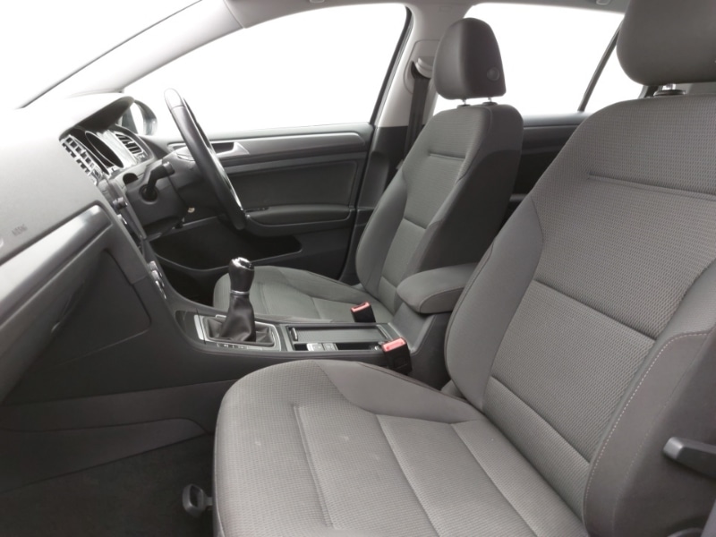 Used Volkswagen Golf 2018 for sale - 78147220: Photo 5