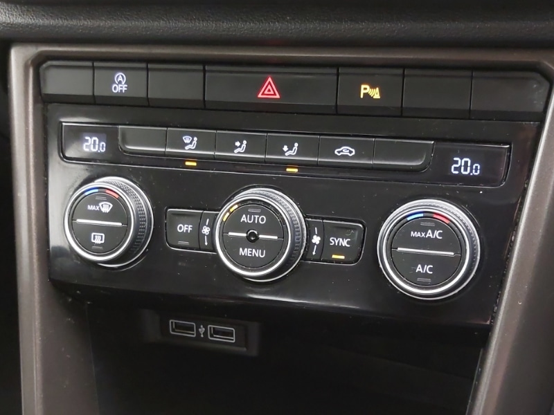 Used Volkswagen T-Roc 2018 for sale - 77141096: Photo 13