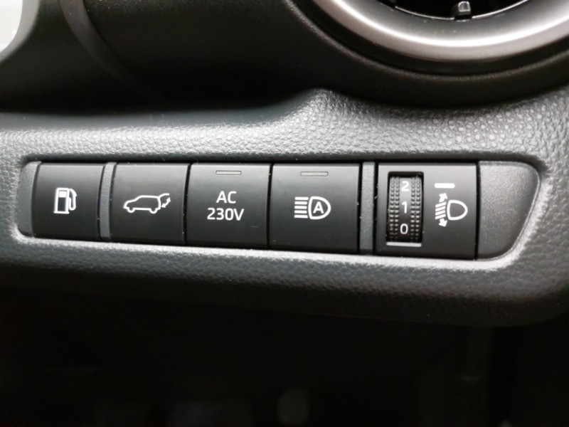 Used Toyota C-HR 2024 for sale - 76420901: Photo 17