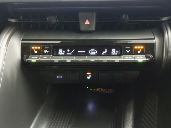 Used Toyota C-HR 2024 for sale - 75470513: Photo 17