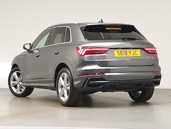 Used Audi Q3 2019 for sale - 76301754: Photo 3