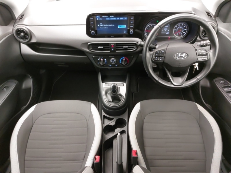 Used Hyundai i10 2021 for sale - 76800250: Photo 2