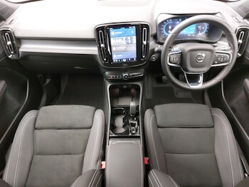 Used Volvo XC40 2025 for sale - 77264898: Photo