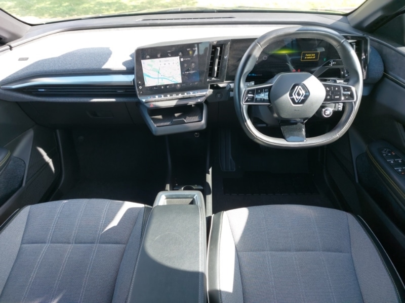 Used Renault Megane E Tech 2023 for sale - 77201857: Photo 2