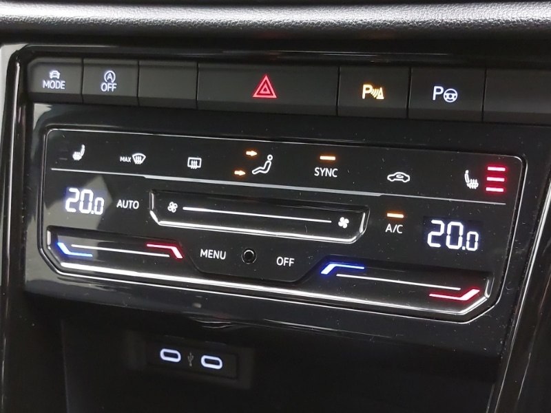 Used Volkswagen T-Roc 2023 for sale - 76397351: Photo 13