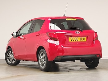 Used Toyota Yaris 2017 for sale - 77352509: Photo