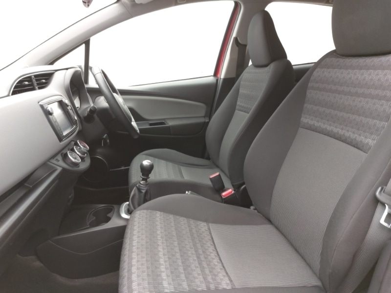 Used Toyota Yaris 2017 for sale - 77352509: Photo 5