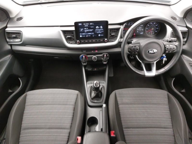 Used Kia Stonic 2021 for sale - 76116397: Photo 2