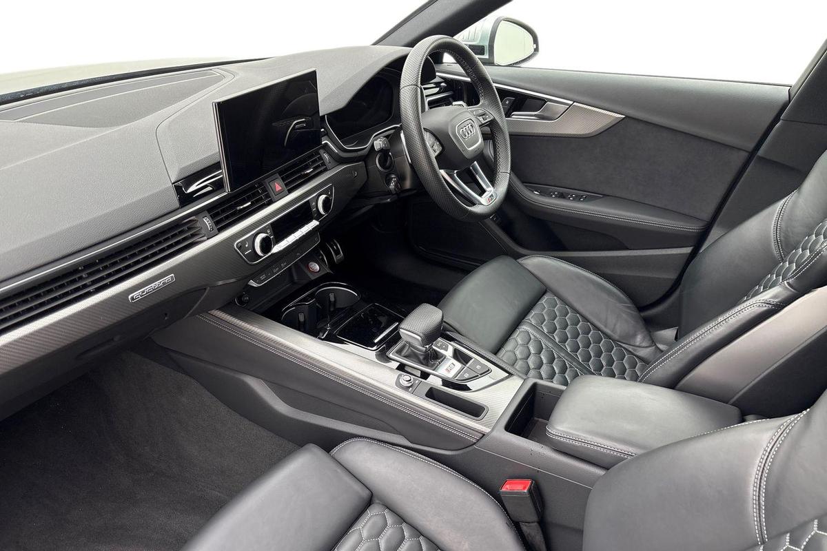 Used Audi RS4 2023 for sale - 76931540: Photo 2