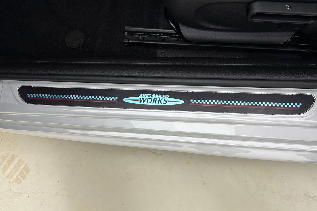 Used MINI Hatch 2020 for sale - 76931537: Photo 24