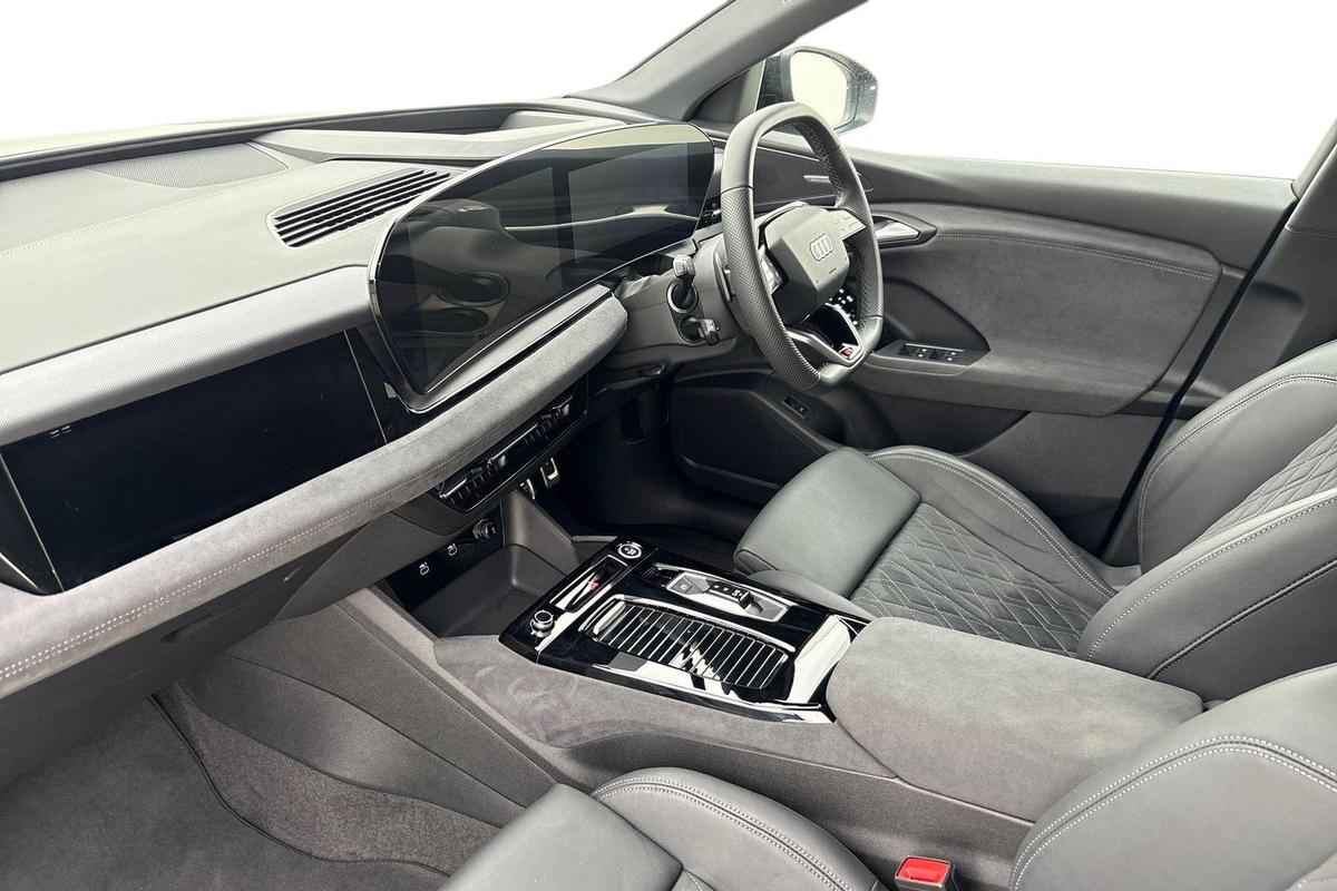 Used Audi Q6 e-tron 2025 for sale - 78139696: Photo 2