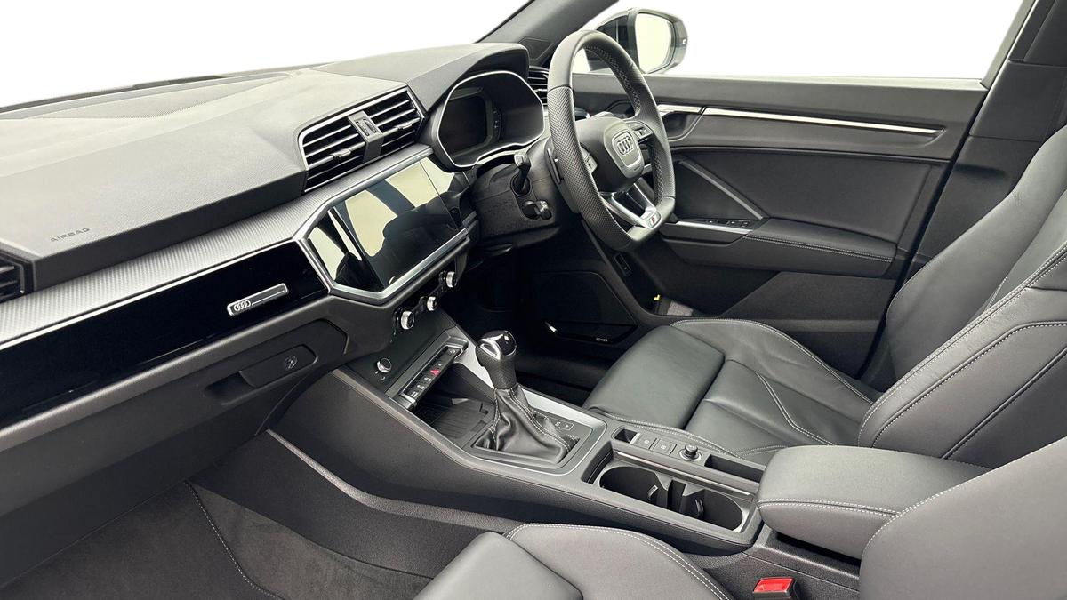 Used Audi Q3 2025 for sale - 77551919: Photo 2