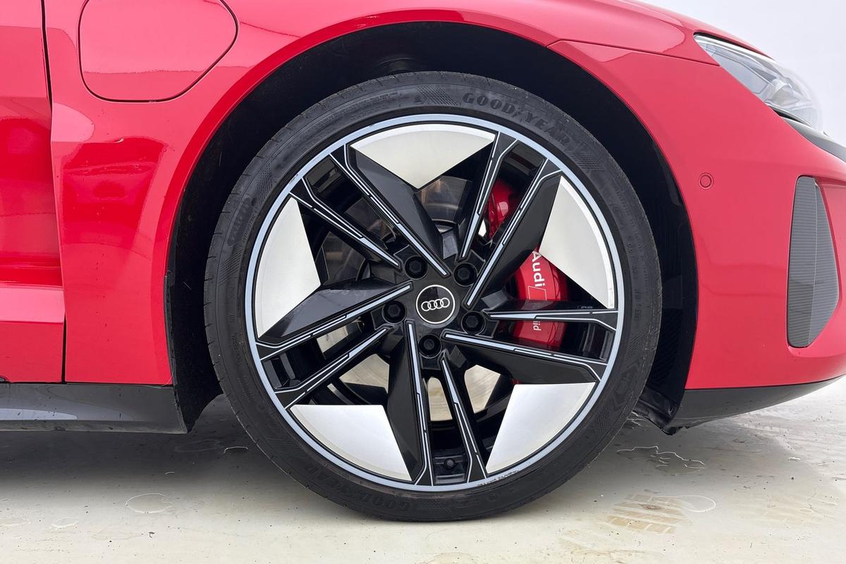 Used Audi RS e-tron GT 2022 for sale - 77902698: Photo 5