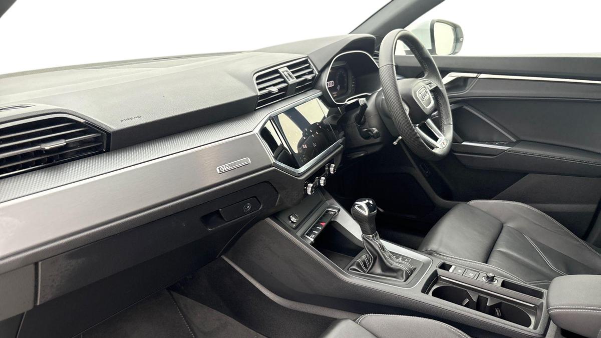 Used Audi Q3 2024 for sale - 76677738: Photo 2