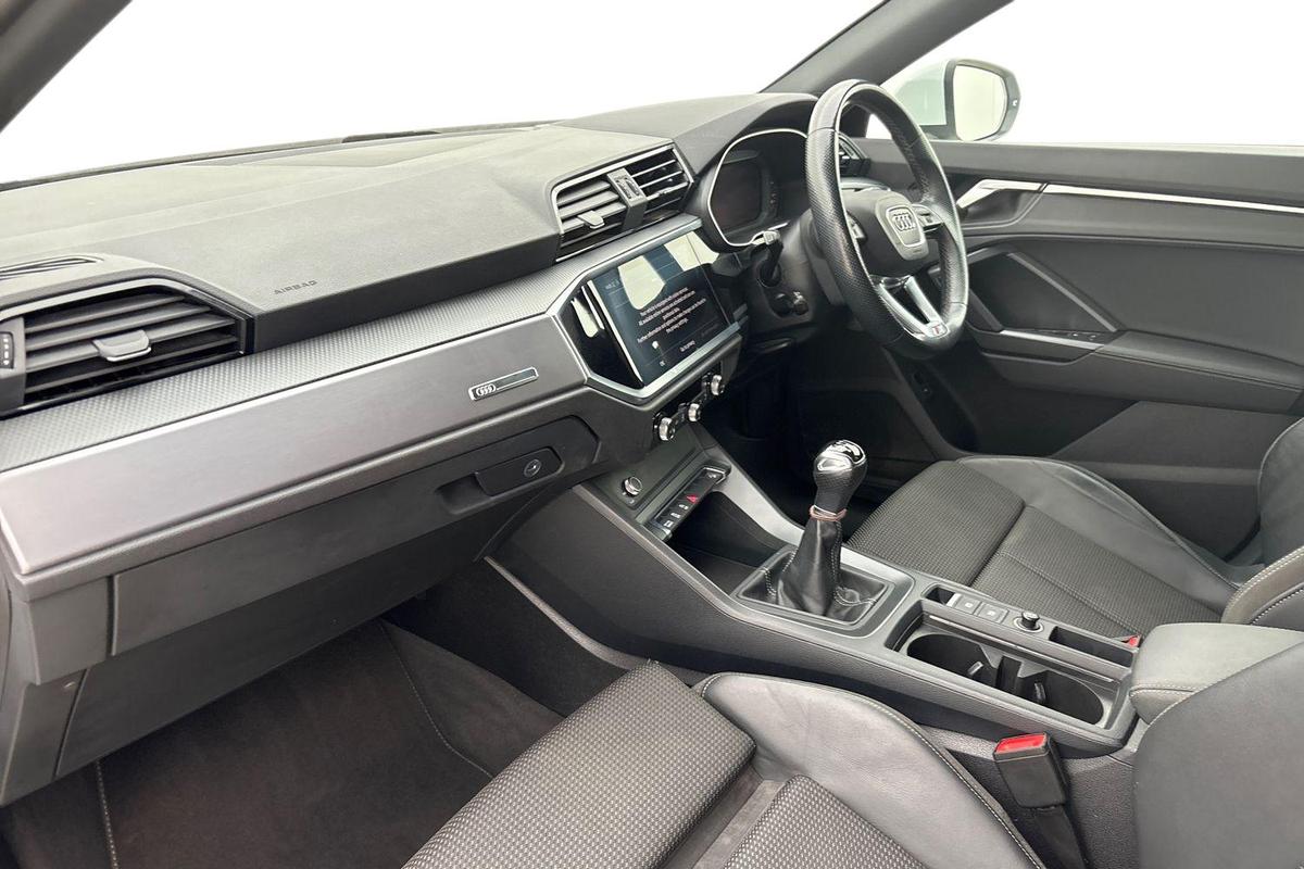 Used Audi Q3 2022 for sale - 76343841: Photo 2