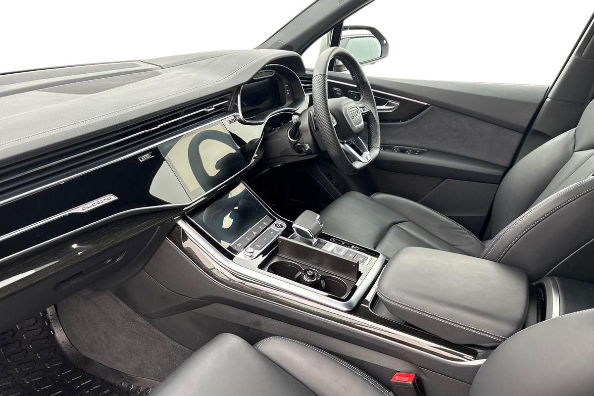 Used Audi Q7 2025 for sale - 77128049: Photo 2