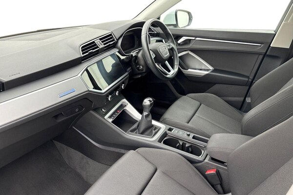Used Audi Q3 2021 for sale - 76253869: Photo 2