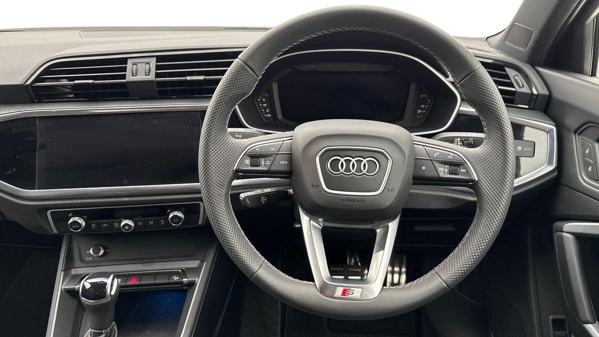 Used Audi Q3 2024 for sale - 77532800: Photo 11