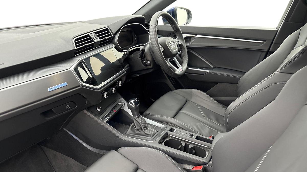 Used Audi Q3 2024 for sale - 77532800: Photo 2