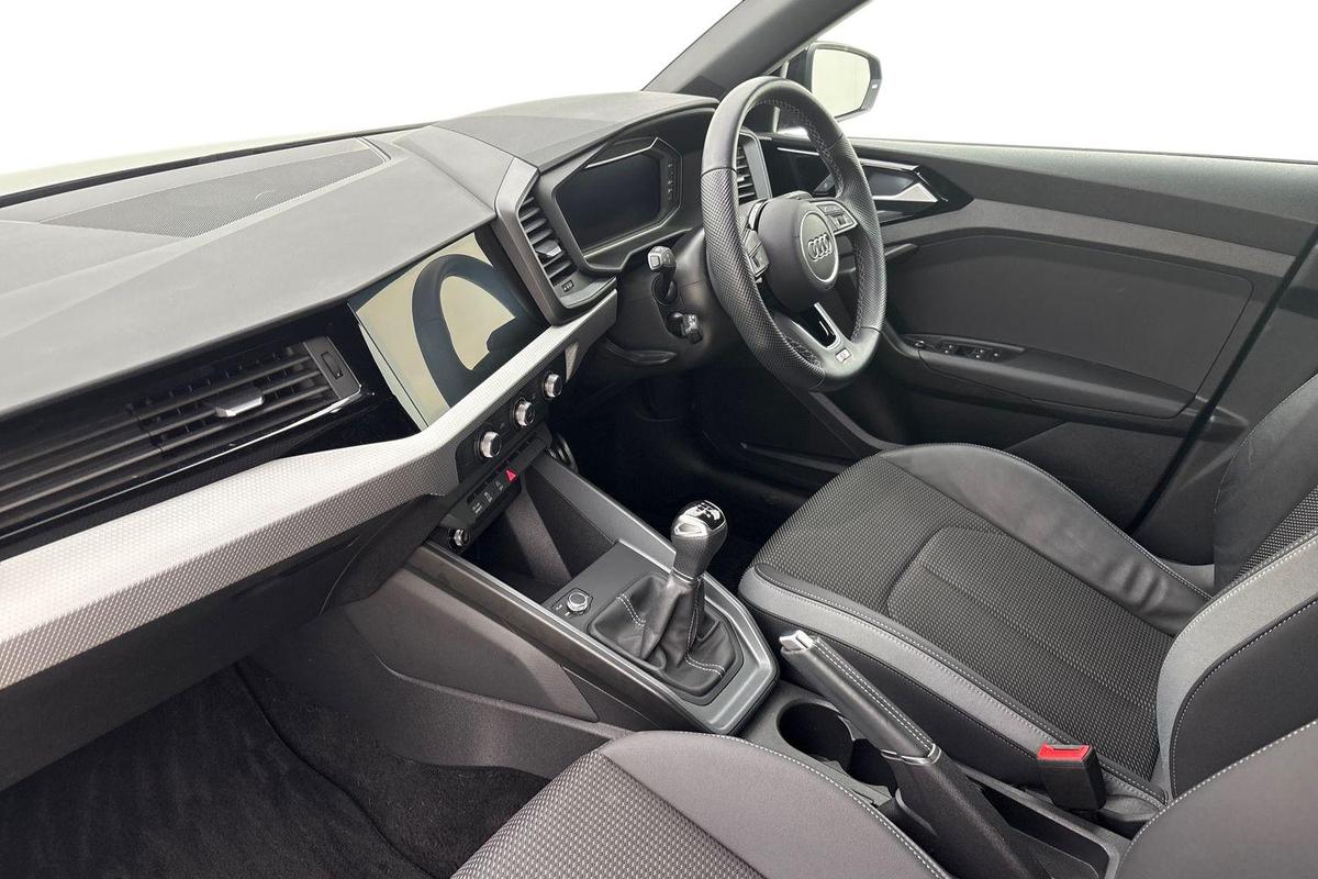 Used Audi A1 2024 for sale - 77332694: Photo 2