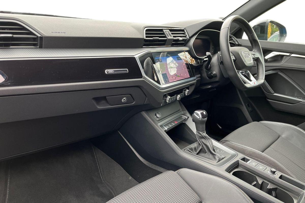 Used Audi Q3 2022 for sale - 77578732: Photo 2