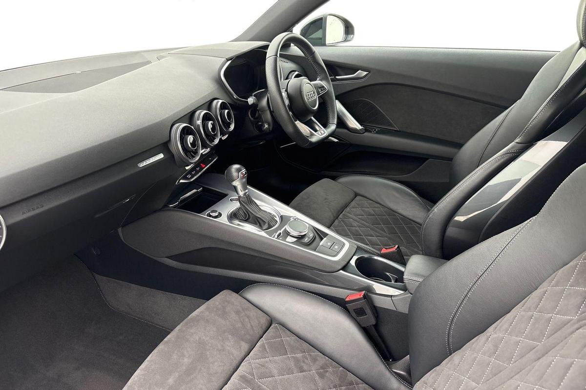 Used Audi TT 2022 for sale - 76675284: Photo 2