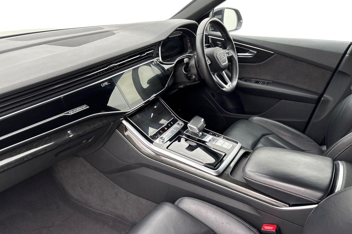 Used Audi Q8 2021 for sale - 77533100: Photo 2