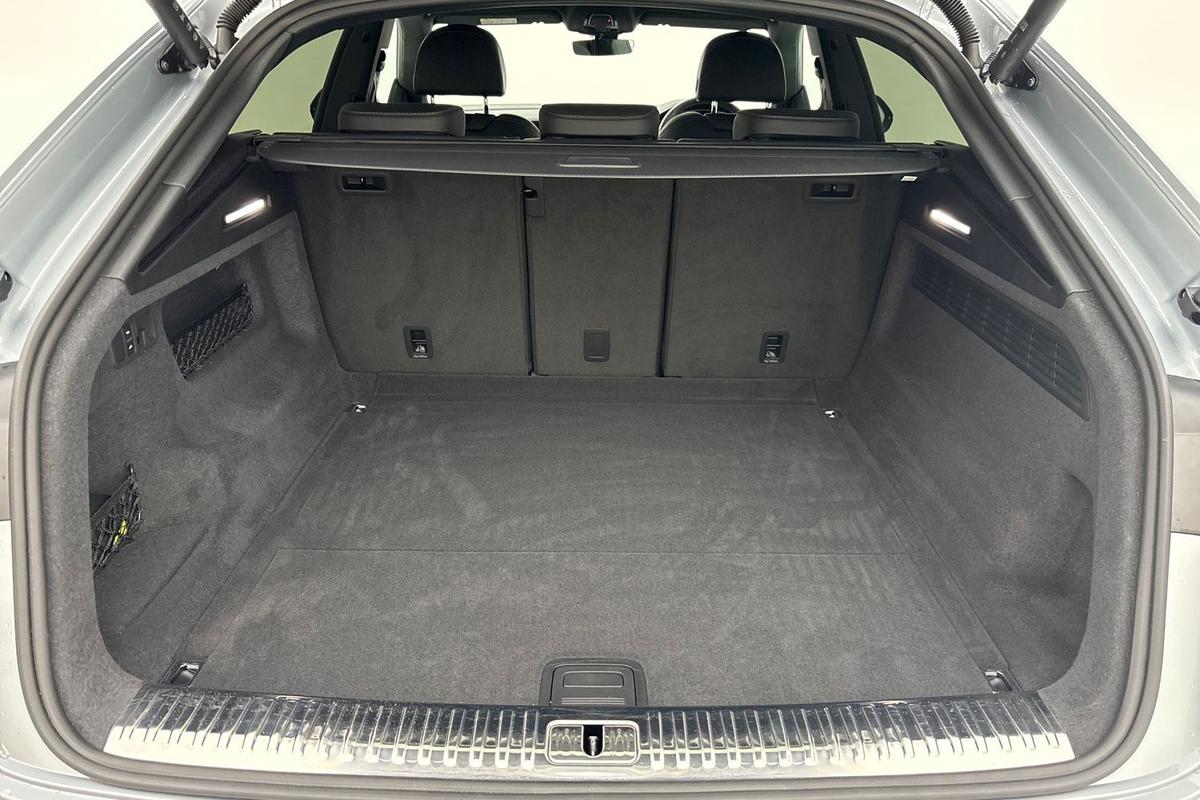 Used Audi Q8 2023 for sale - 76675645: Photo 12