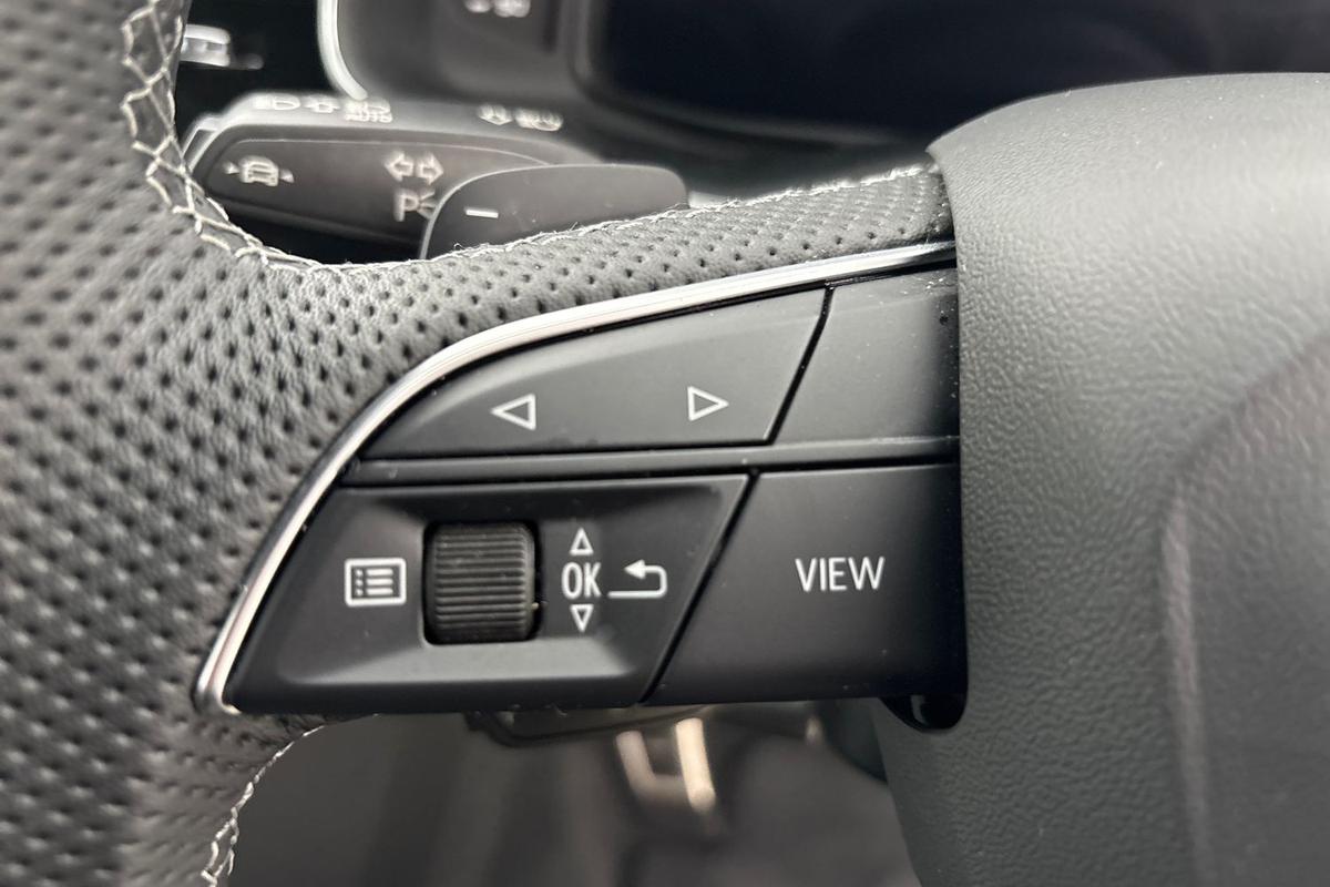 Used Audi Q8 2023 for sale - 76675645: Photo 16