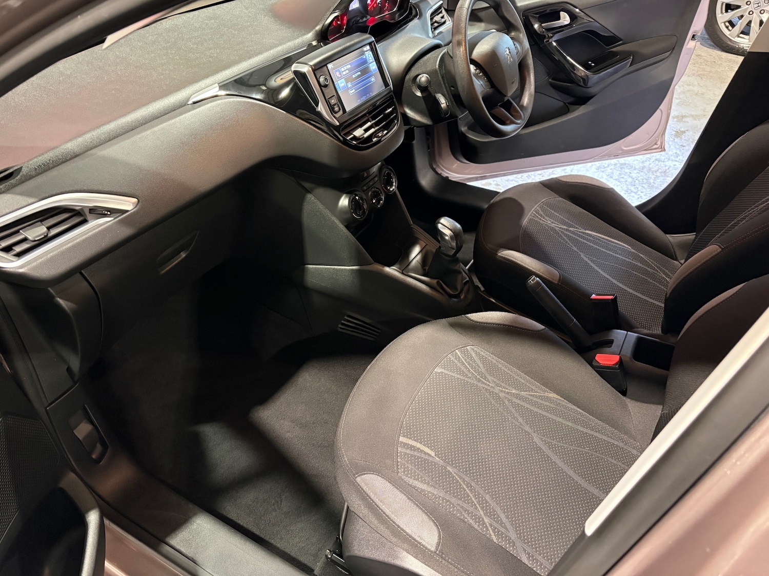 Used Peugeot 208 2015 for sale - 77189567: Photo 17