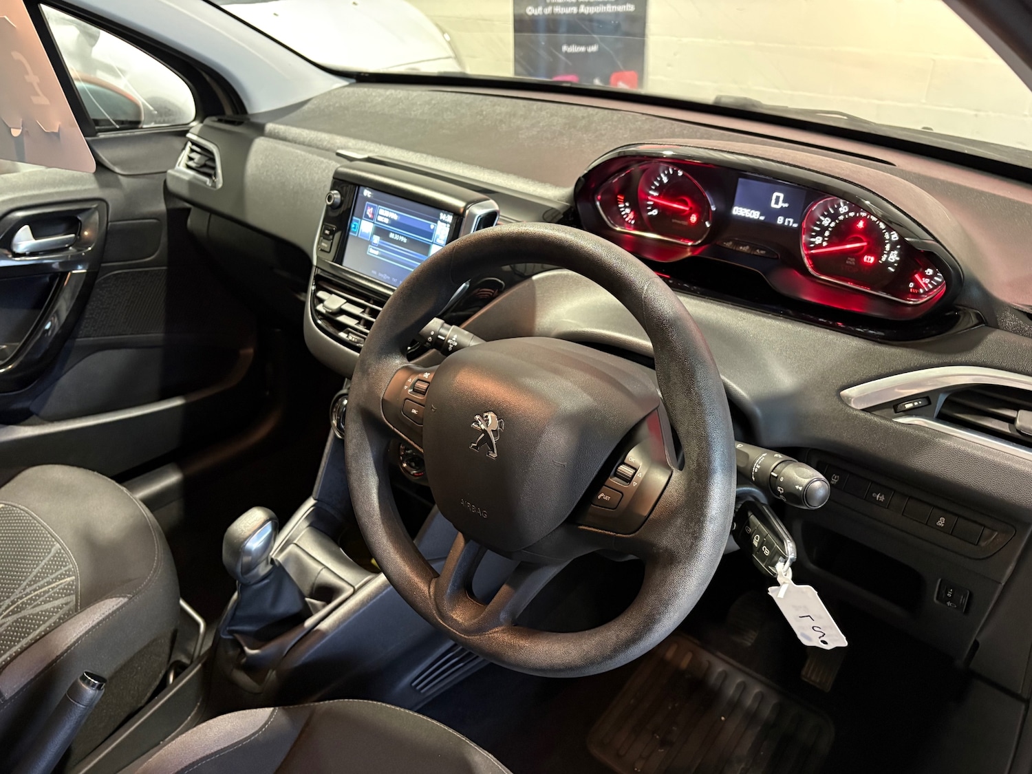 Used Peugeot 208 2015 for sale - 77189567: Photo 19