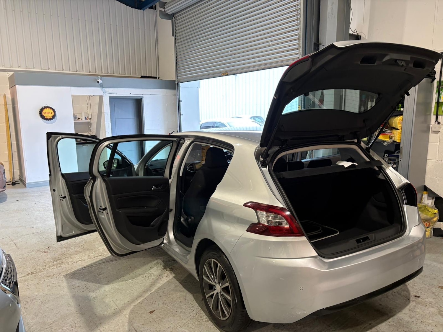 Used Peugeot 308 2015 for sale - 77438603: Photo 11