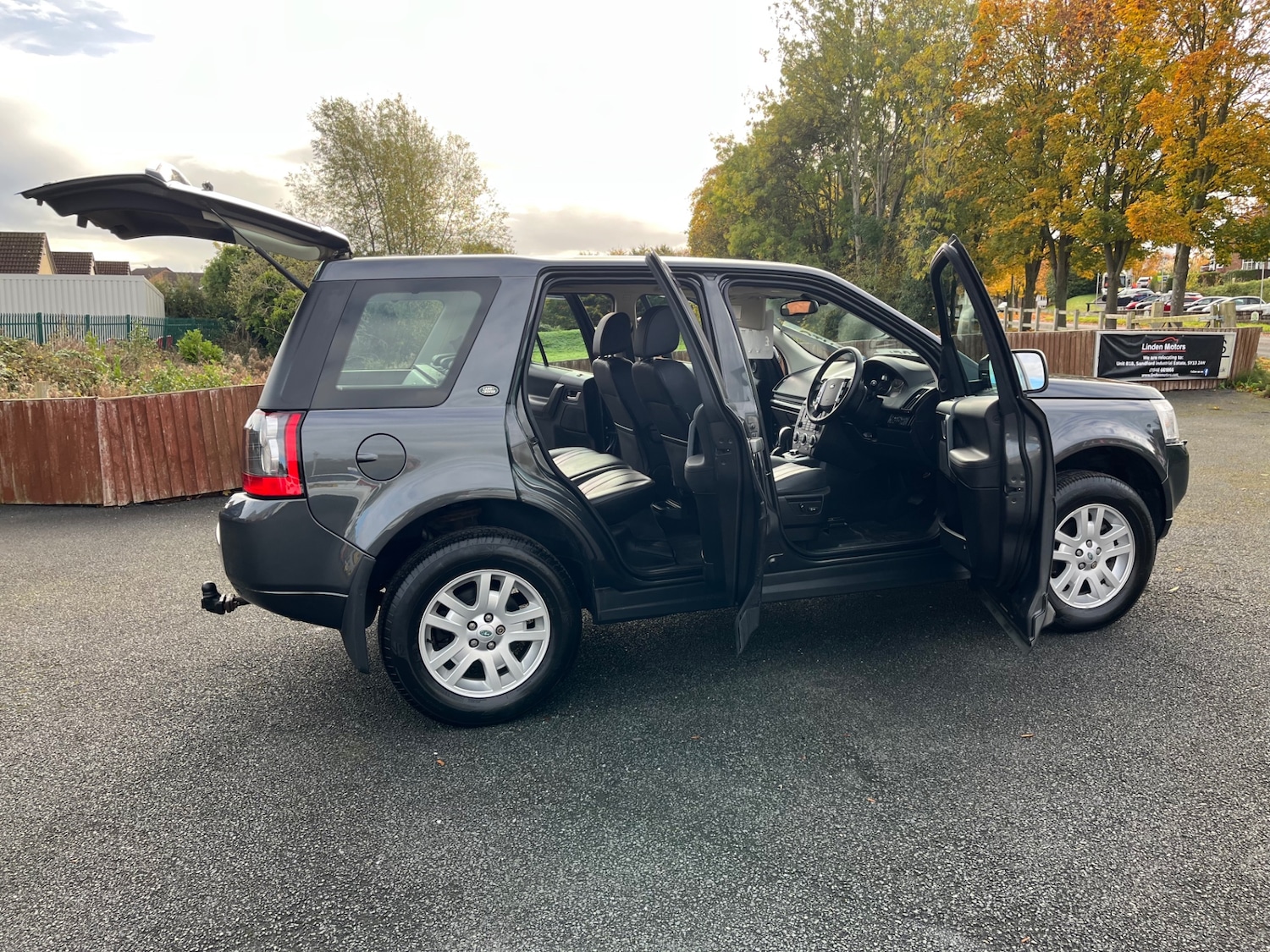Used Land Rover Freelander 2011 for sale - 76293291: Photo 16