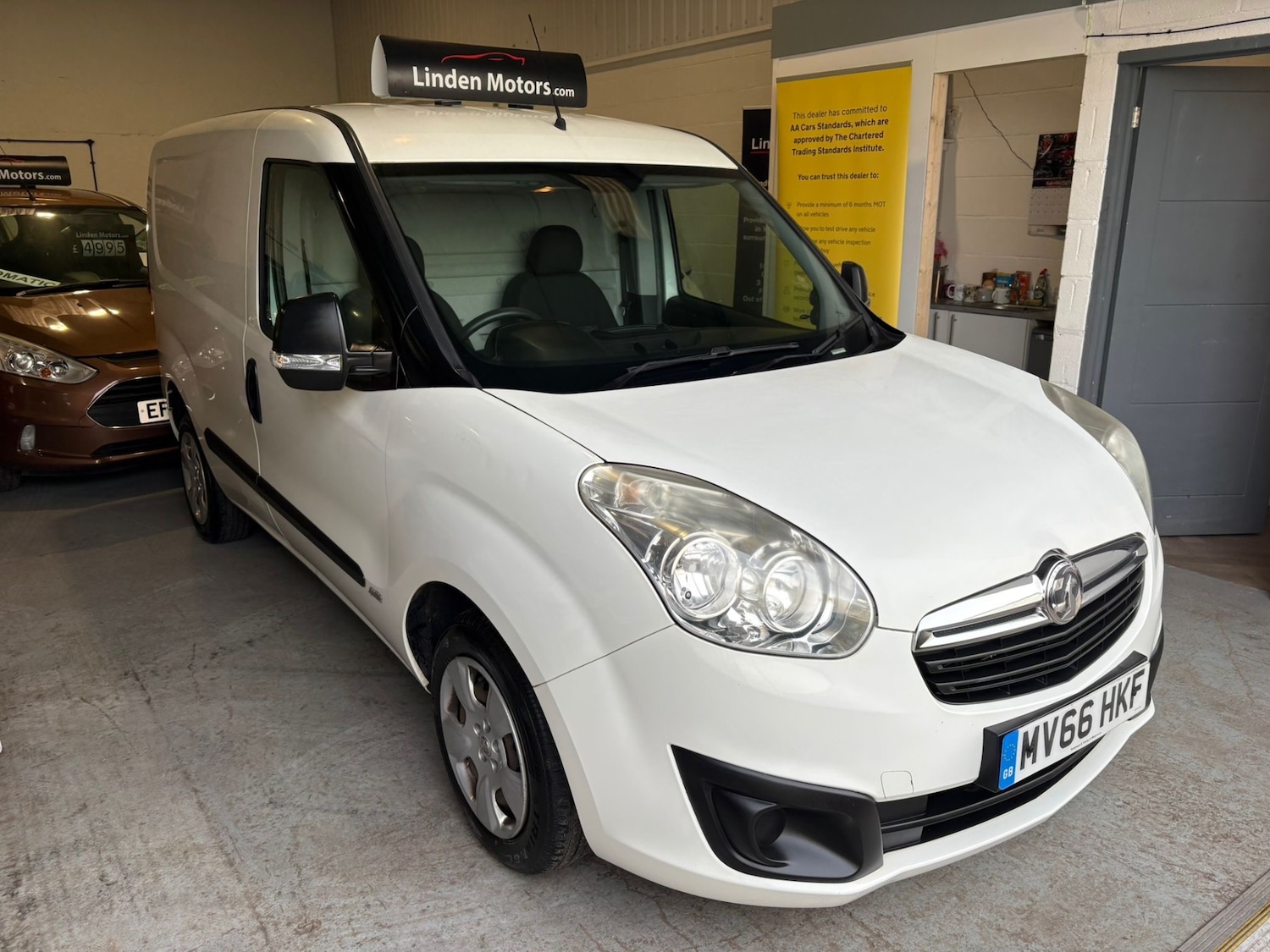 Used Vauxhall Combo 2016 for sale - 77595223: Photo 2