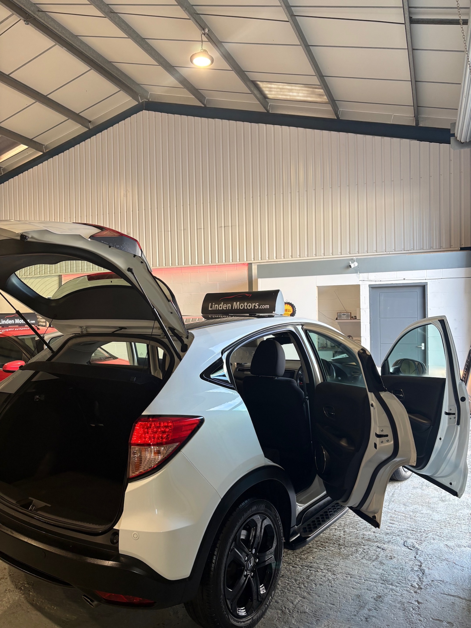 Used Honda HR-V 2018 for sale - 76638701: Photo 8