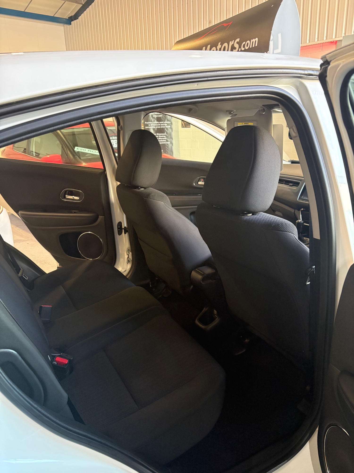 Used Honda HR-V 2018 for sale - 76638701: Photo 9