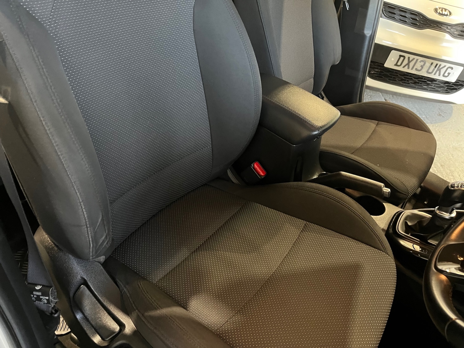 Used Kia Carens 2015 for sale - 77013824: Photo 10