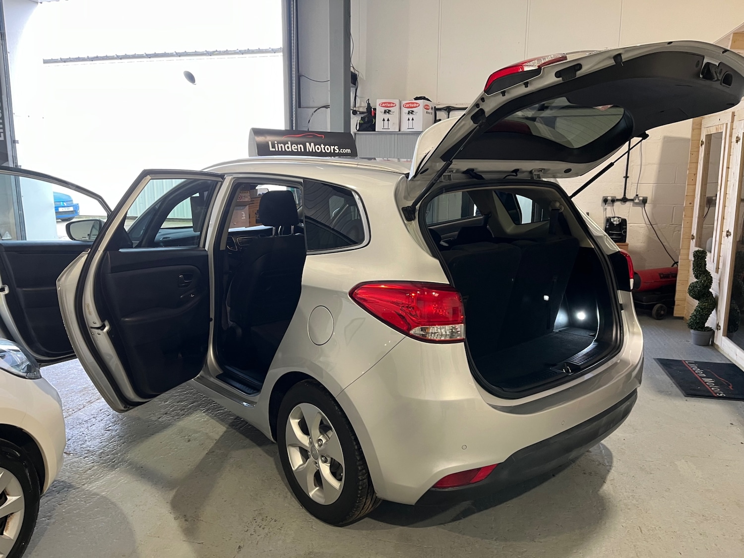 Used Kia Carens 2015 for sale - 77013824: Photo 17