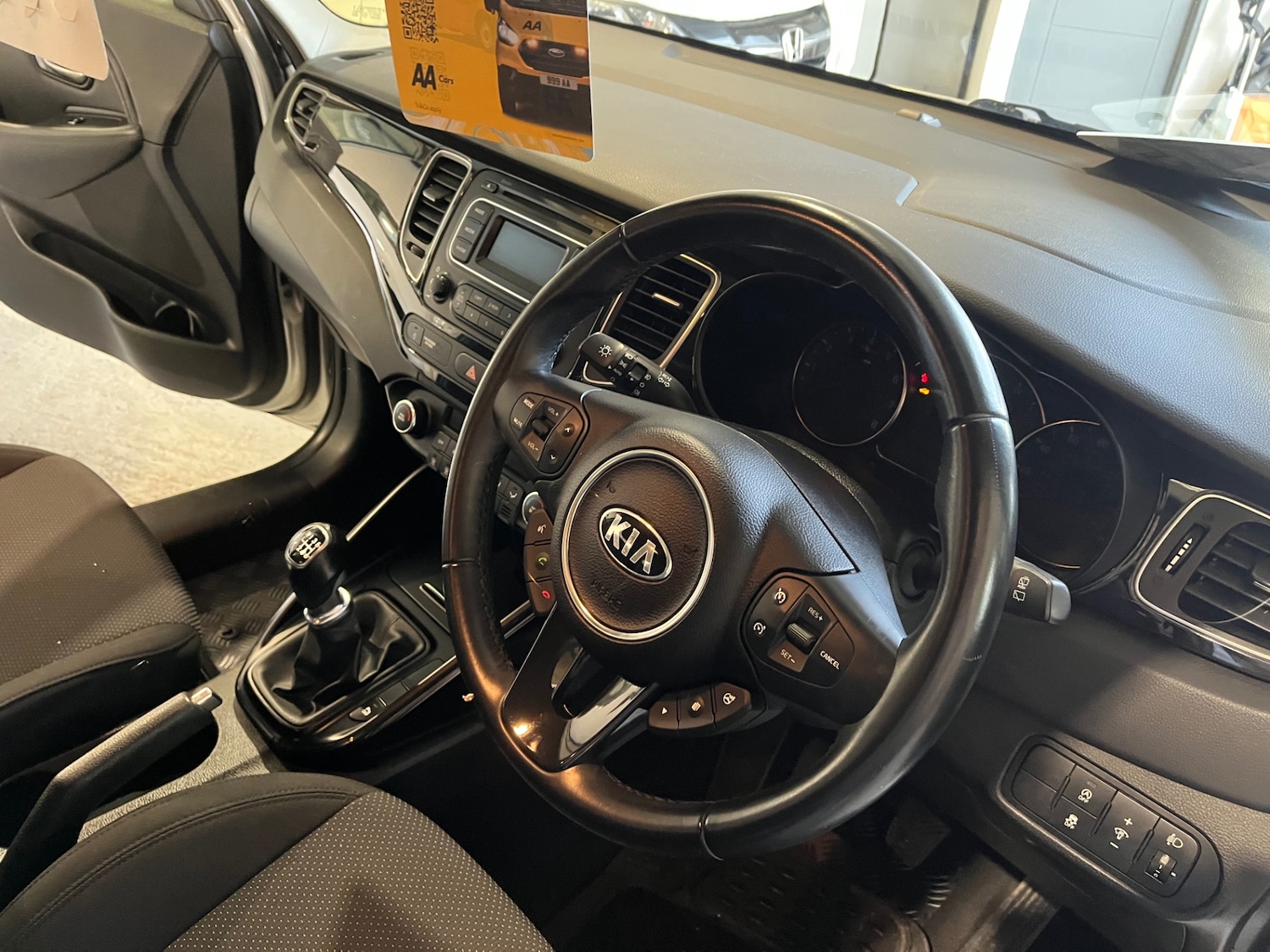 Used Kia Carens 2015 for sale - 77013824: Photo 9