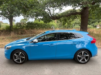 Used Volvo V40 2014 for sale - 79399779: Photo