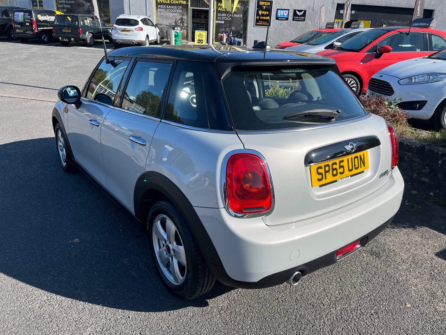 Used MINI Hatch 2015 for sale - 76063947: Photo 8