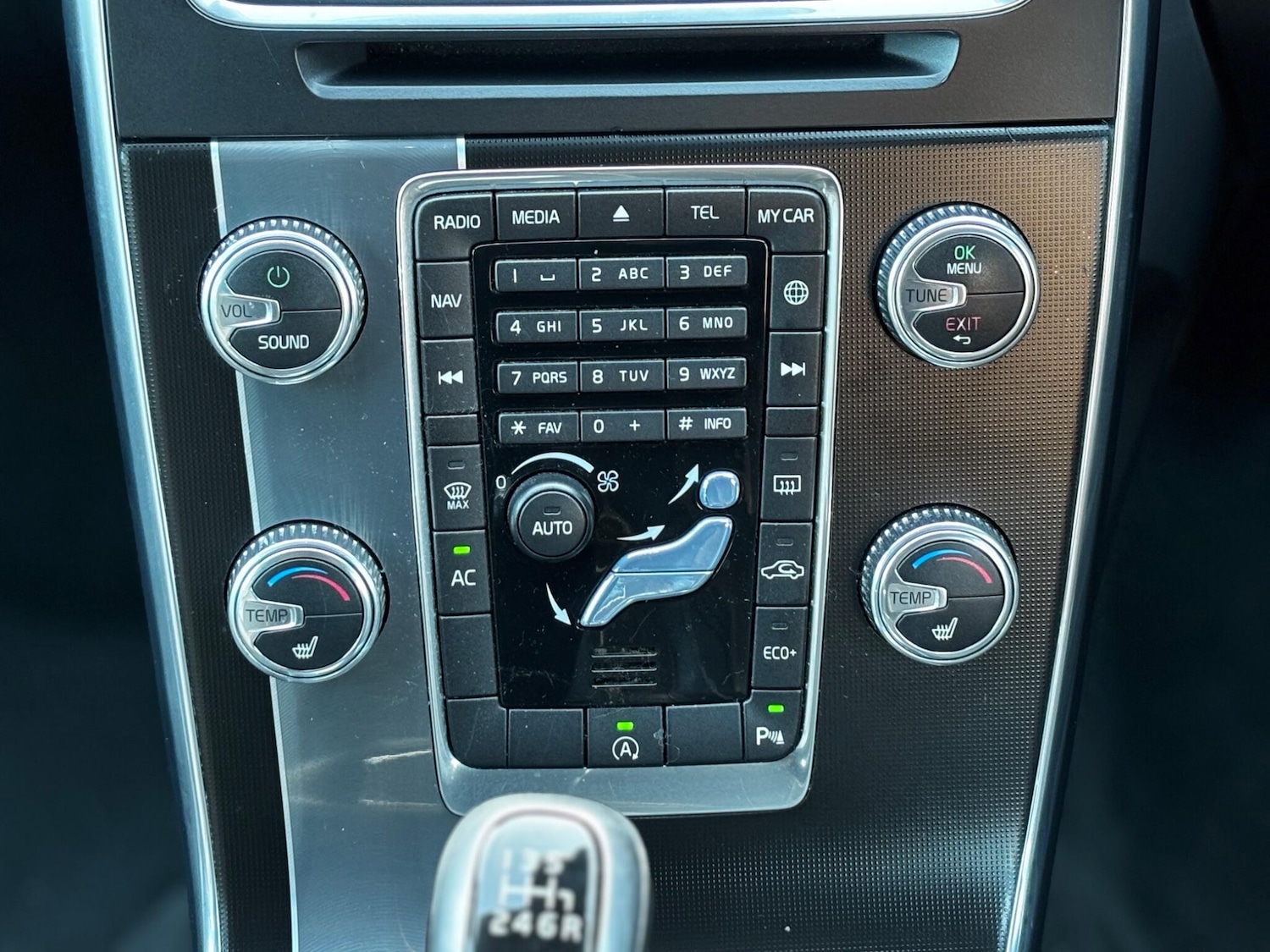 Used Volvo V60 2016 for sale - 76742402: Photo 11