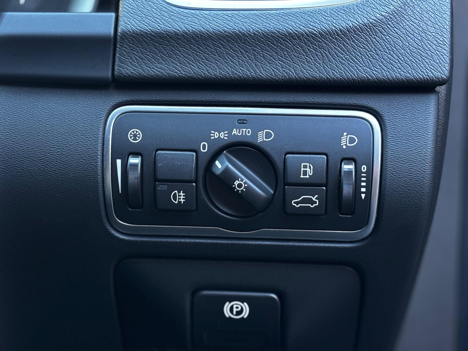 Used Volvo V60 2016 for sale - 76742402: Photo 13