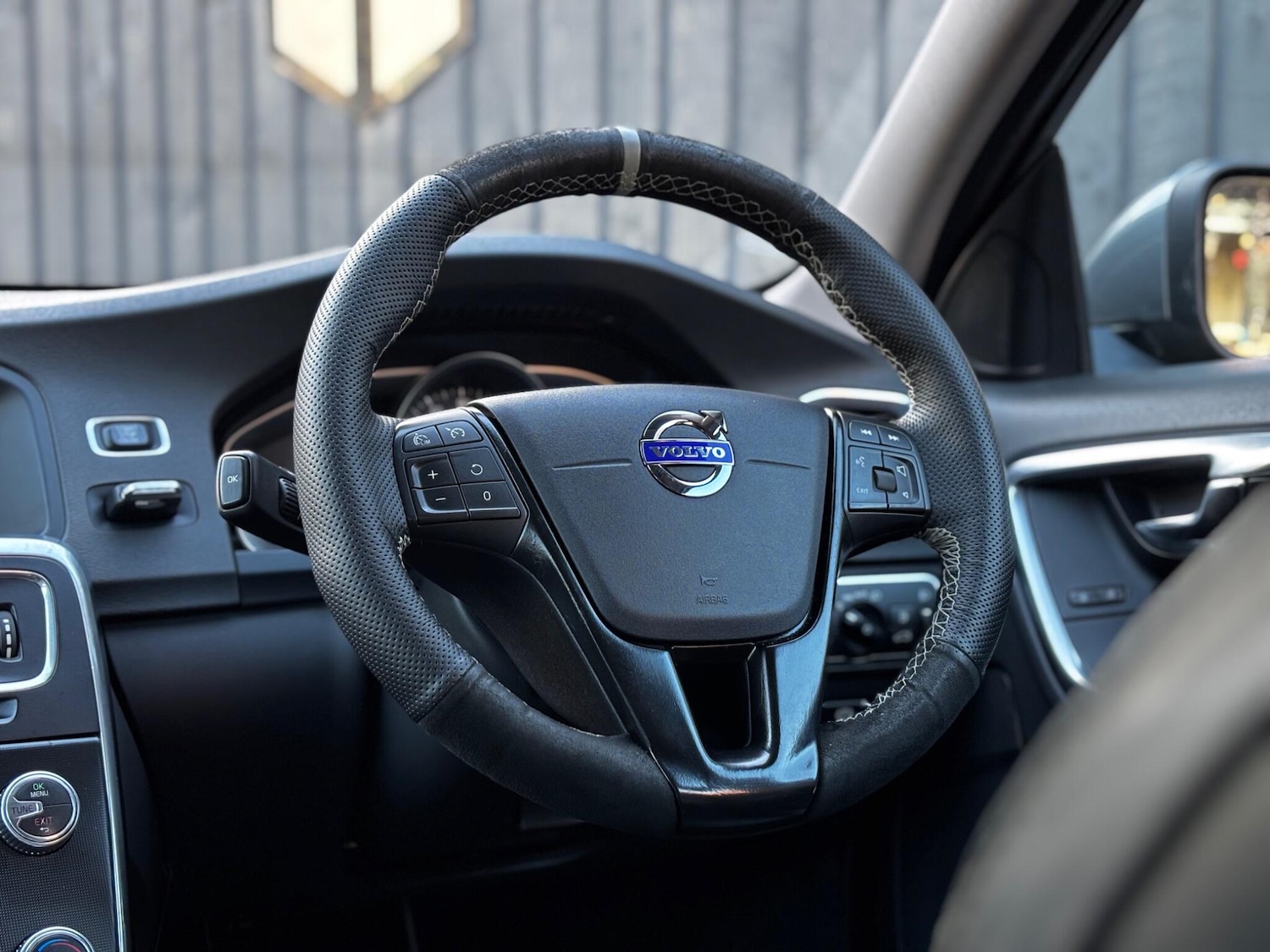 Used Volvo V60 2016 for sale - 76742402: Photo 16