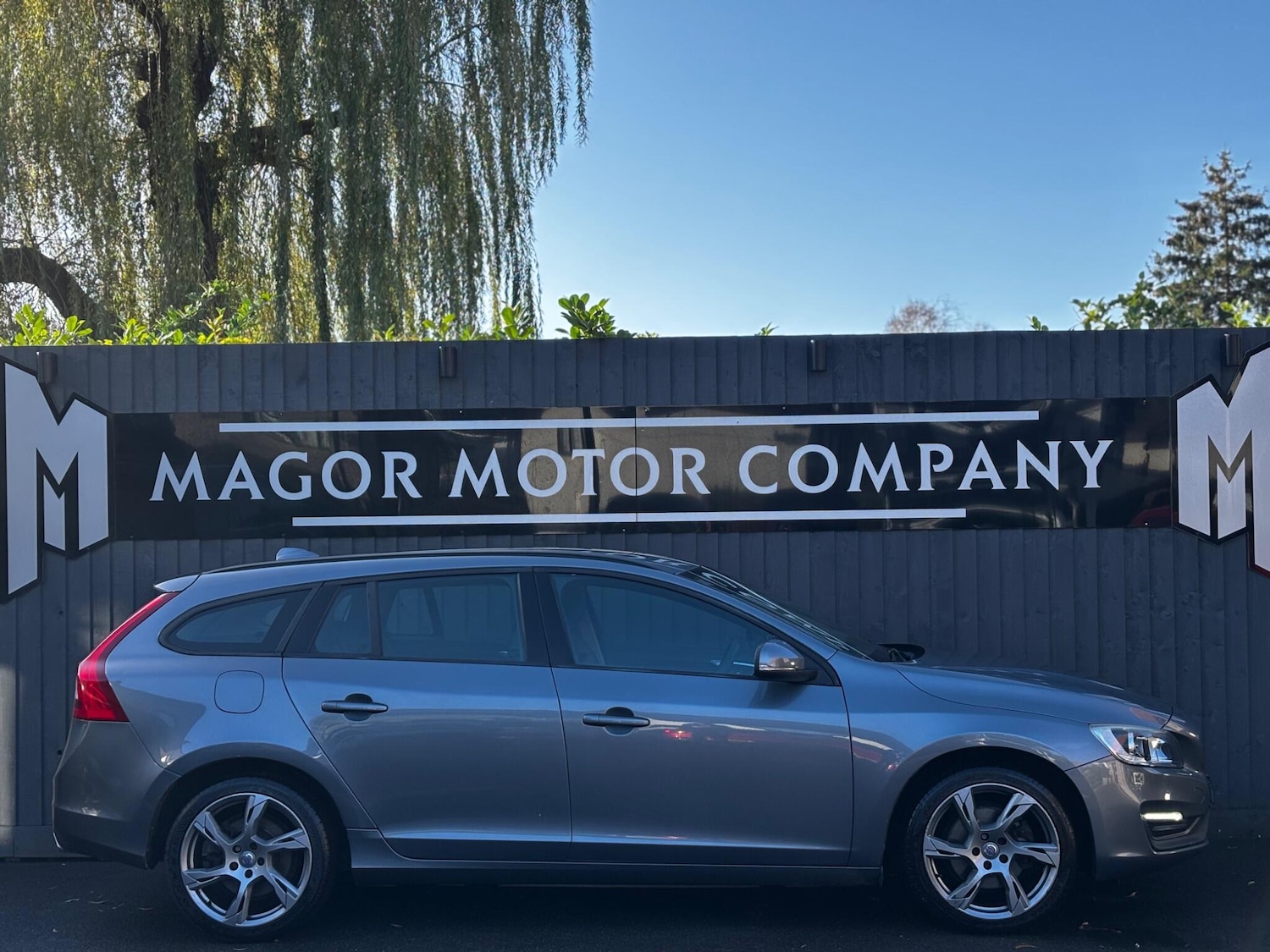 Used Volvo V60 2016 for sale - 76742402: Photo 2