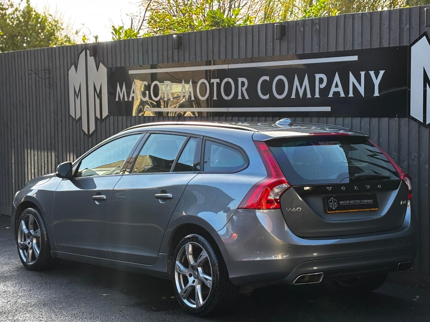 Used Volvo V60 2016 for sale - 76742402: Photo 4