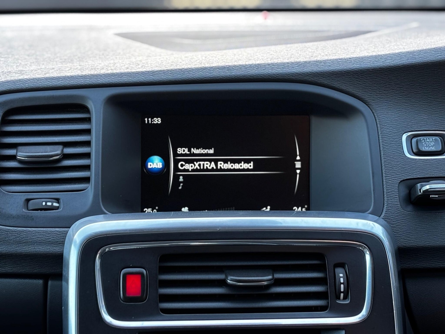 Used Volvo V60 2016 for sale - 76742402: Photo 9